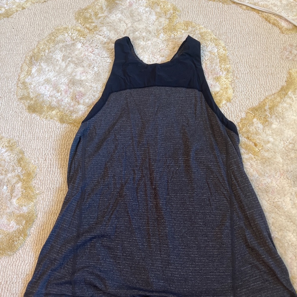 Lululemon top